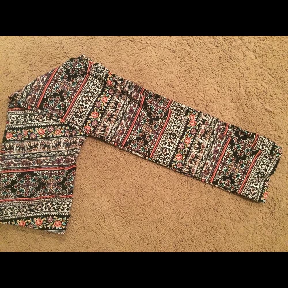 OS Pink and Black Flowered Leggings NWOT