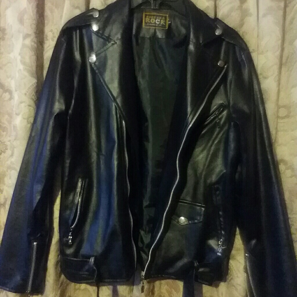 Shiny faux leather jacket