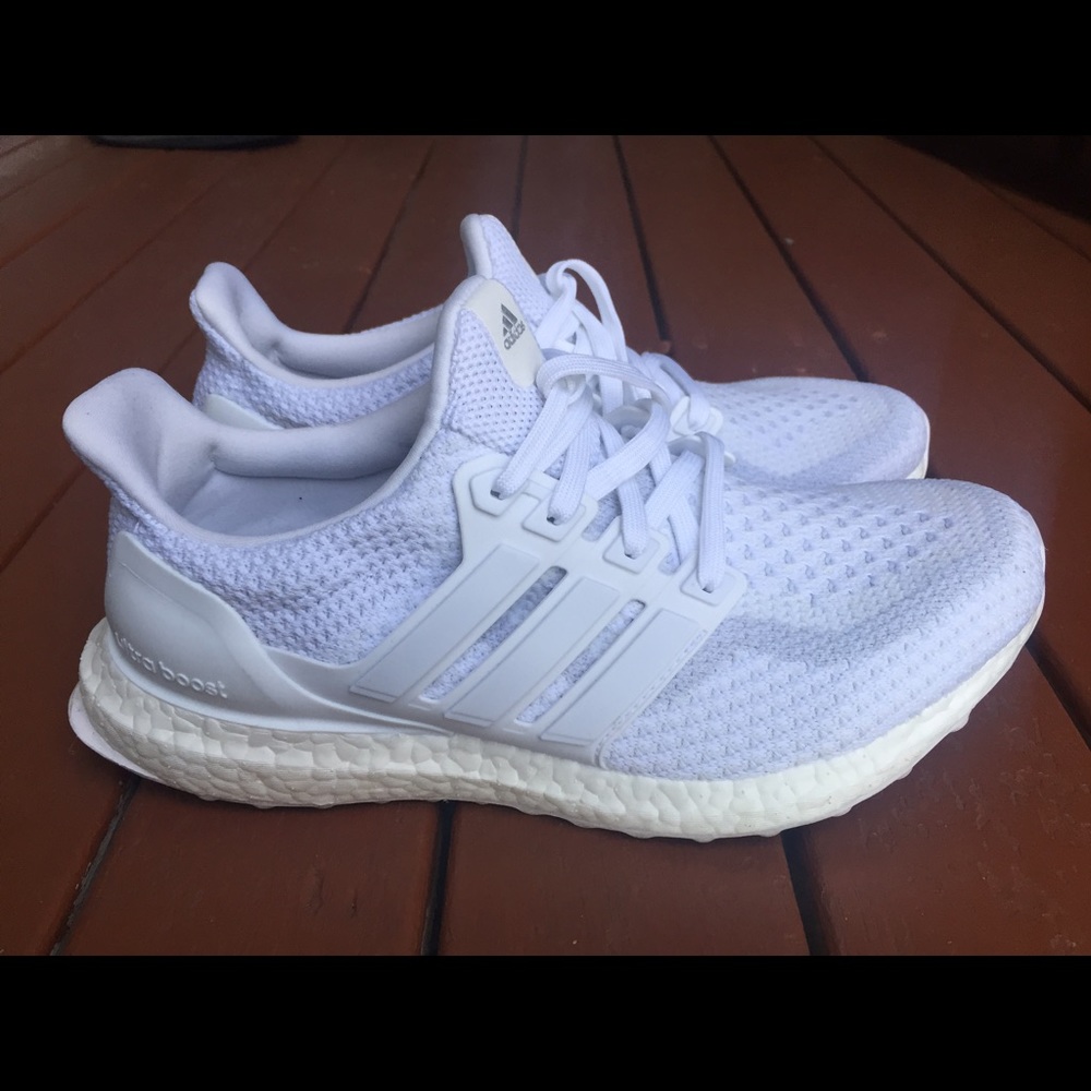White ultraboosts