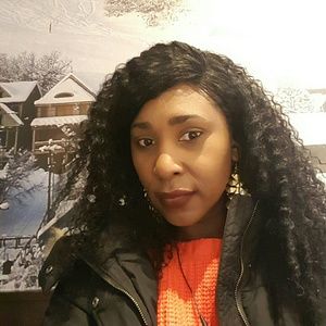 Meet your Posher, Kenisha