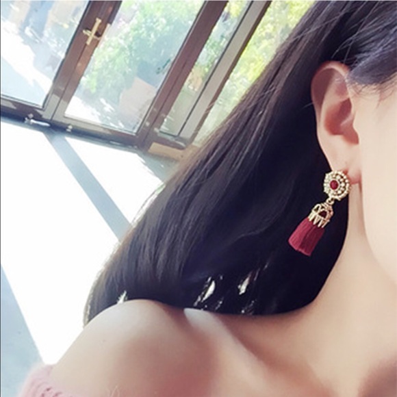 Rhinestone Long Tassel Dangle Earrings. - Picture 2 of 3