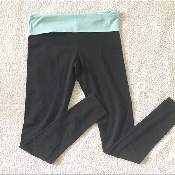 Victoria' Secret Leggings - Picture 2 of 3