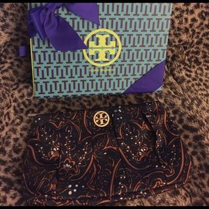 Authentic Tory Burch navy print clutch new