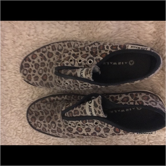 These are more air walker with no laces leaperd - Picture 1 of 2
