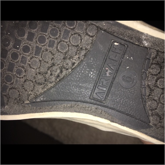 These are more air walker with no laces leaperd - Picture 2 of 2