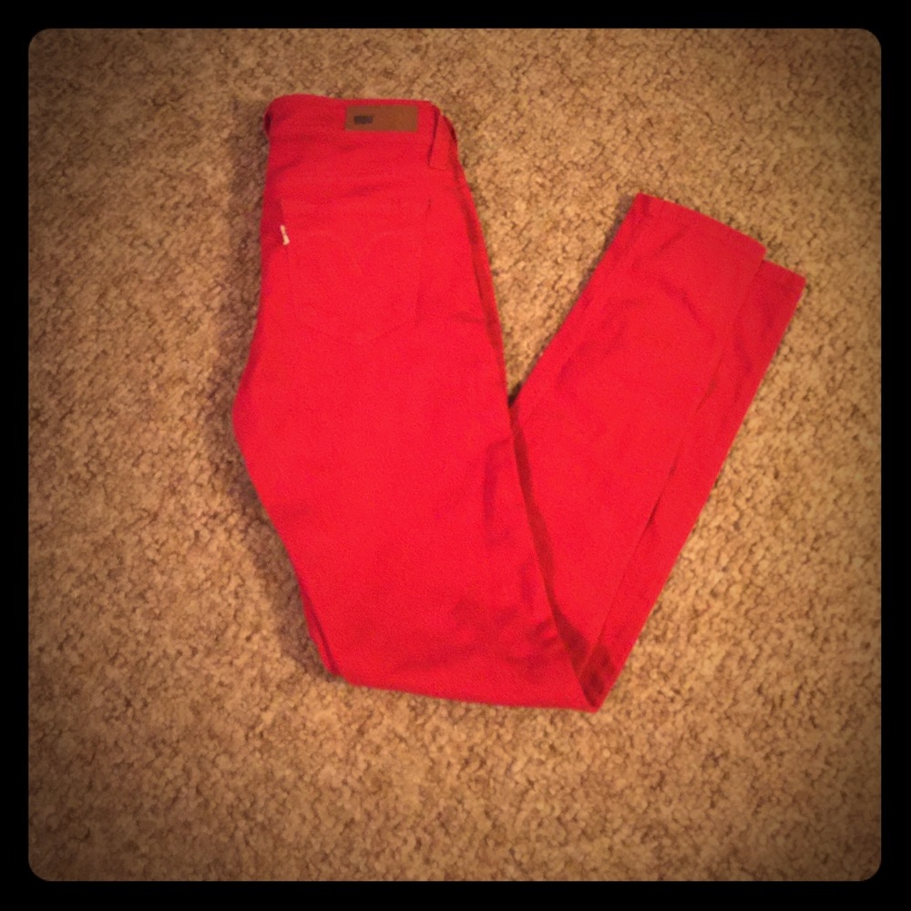 Red Levi's Size 5/27