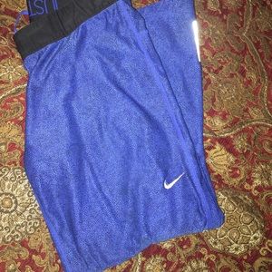 Nike Capri