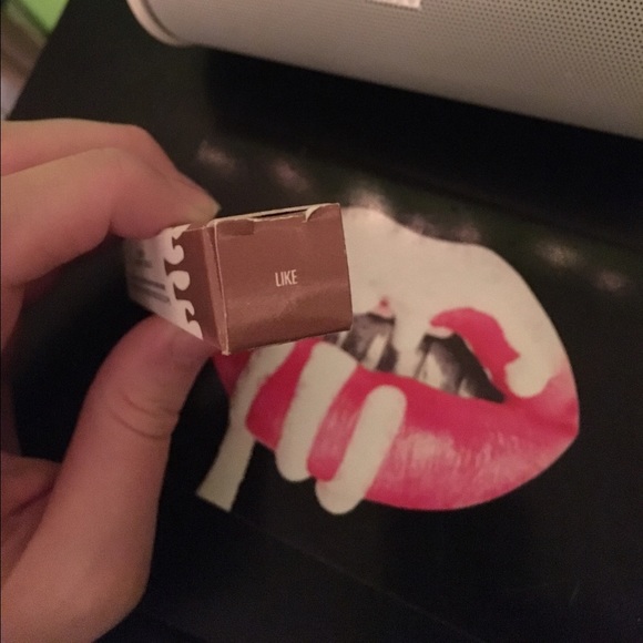 Kyle Cosmetics "Like" lip gloss - Picture 2 of 3