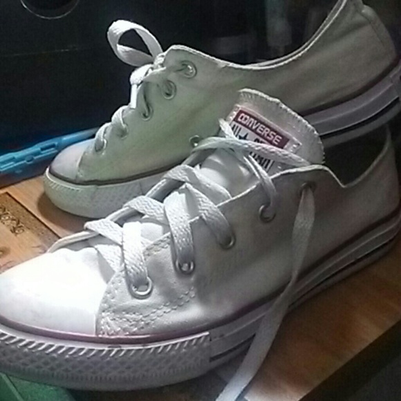 white converse - Picture 3 of 4