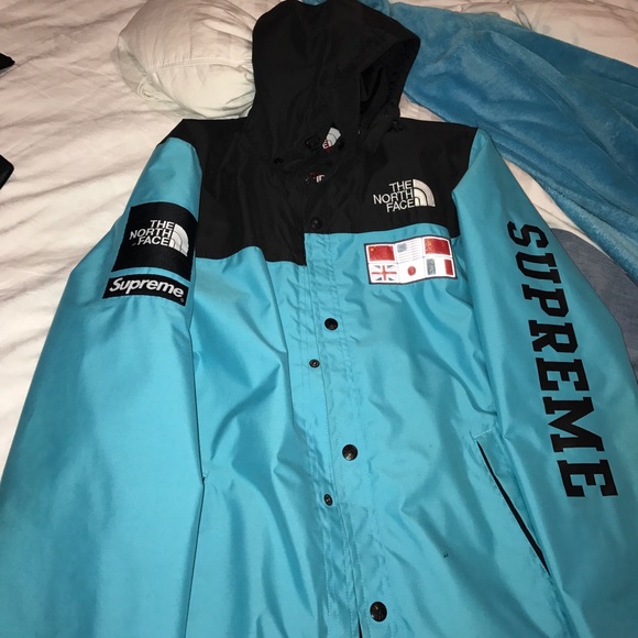 Supreme North Face Collab Jacket - Picture 2 of 4