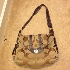 Coach Tote MUST SELL 50% OFF CURRENTLY 💚