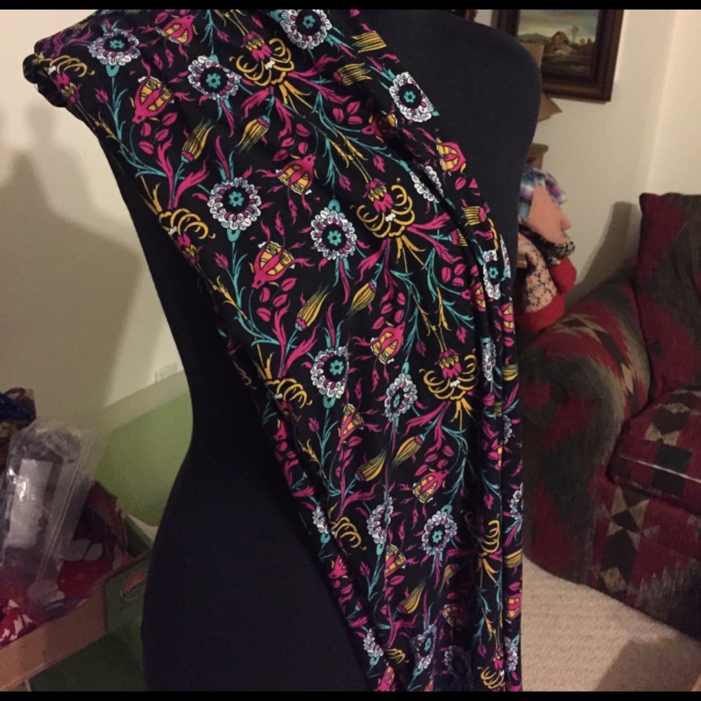 Brand new Lularoe TC leggings