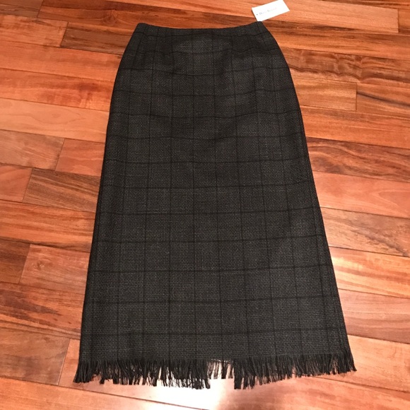 Harve Benard Dresses & Skirts - Harve Bernard Sport 100% wool skirt
