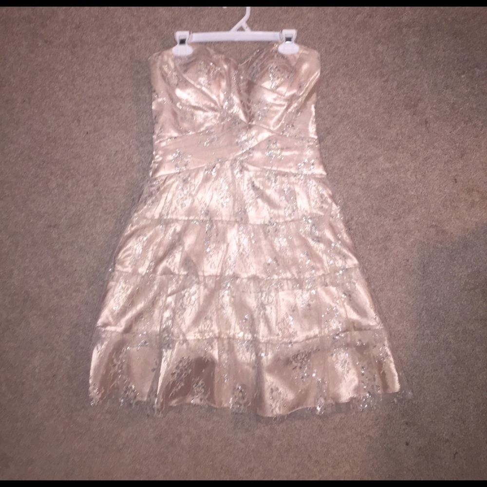 dress - Picture 3 of 3