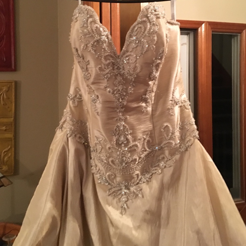Wedding dress