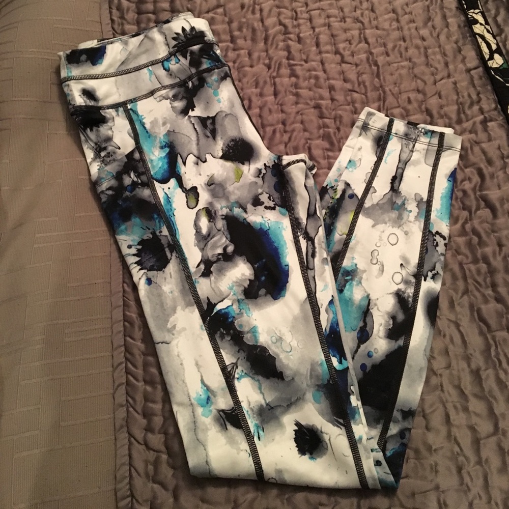 Yoga leggings Layer 8 size small