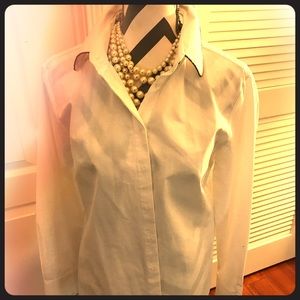 white button down shirt w/detail collar/cuffs