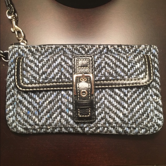 Coach wristlet - Picture 1 of 4