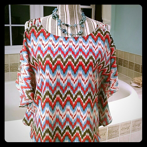 Geometric Pattern Cold Shoulder Top - Picture 1 of 1