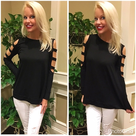 Tops - 🎉Black arm cut out tunic! LAST 1