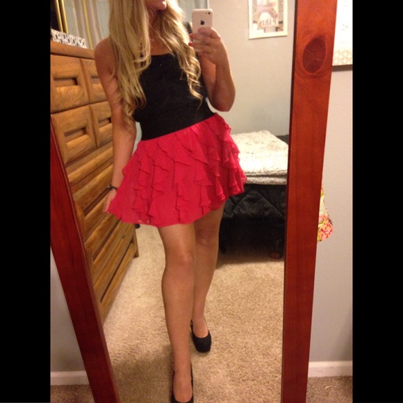 NWT!! Hot Pink Express Skirt. Very cute! - Picture 1 of 4