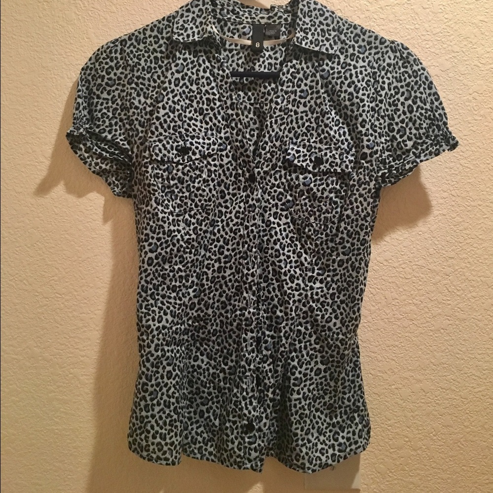 Blue leopard print button down