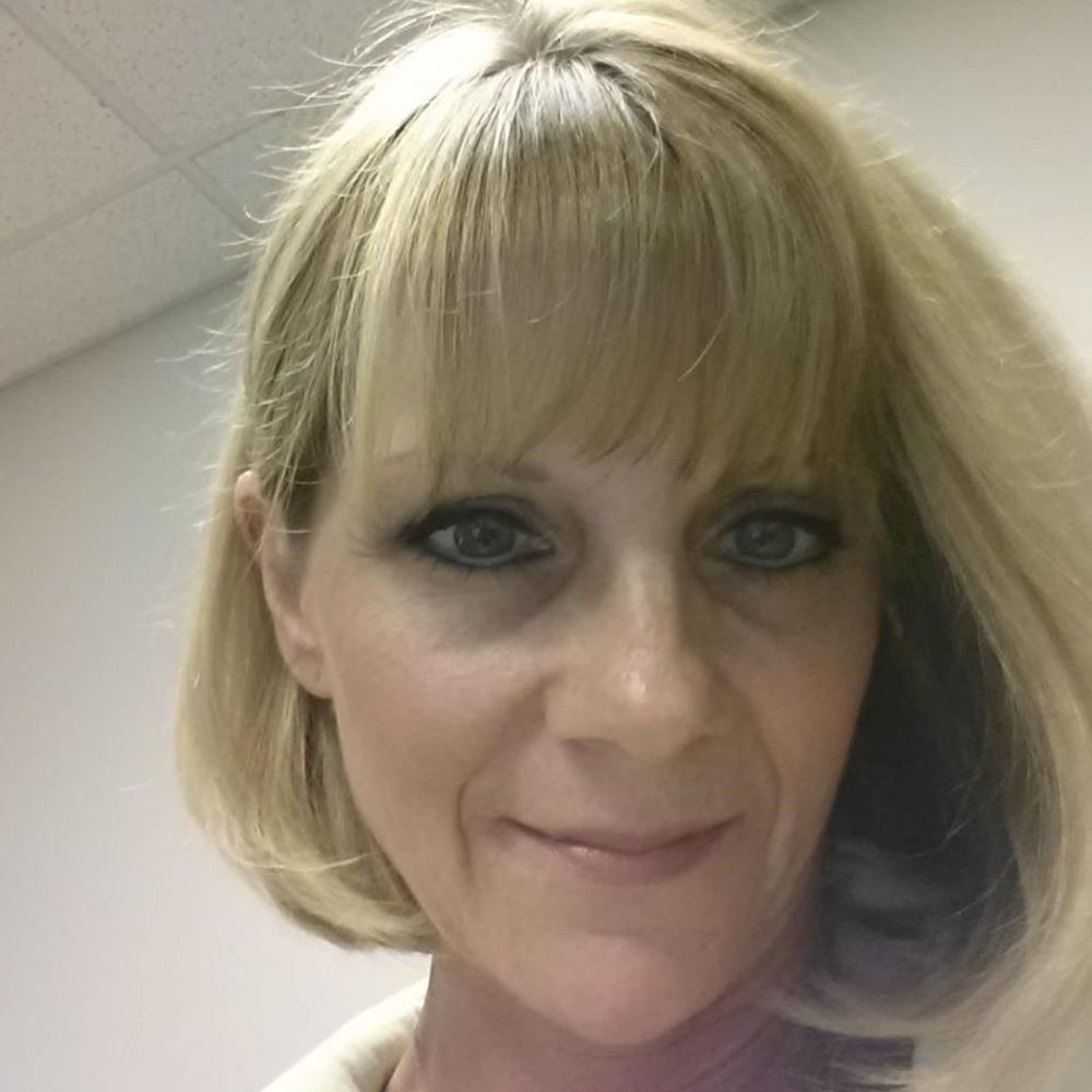 Meet your Posher, Mona