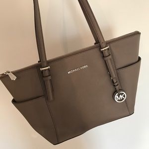 Michael Kors Jet Set Tote