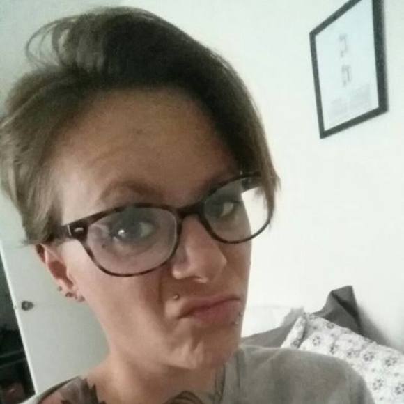 Meet your Posher, Ashley - Picture 1 of 1