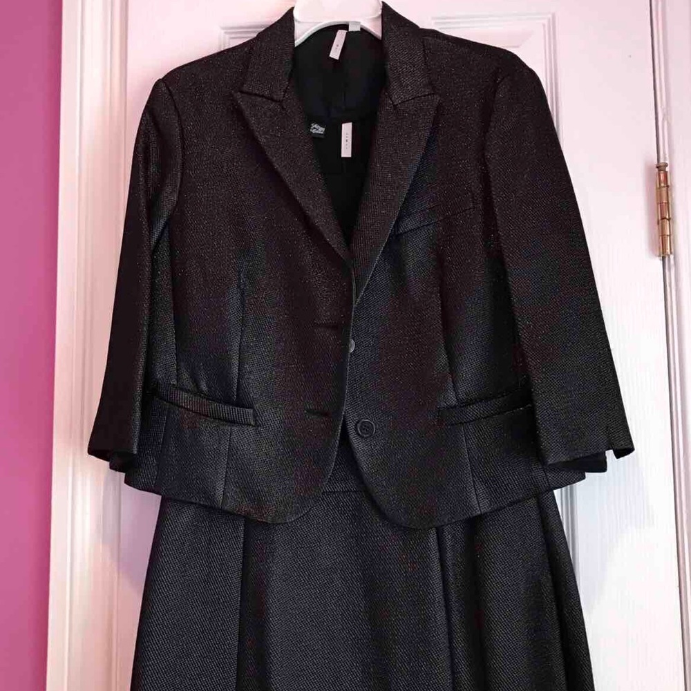 A. IISLI New York dress with jacket