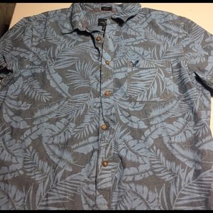 American eagle short sleeve button up