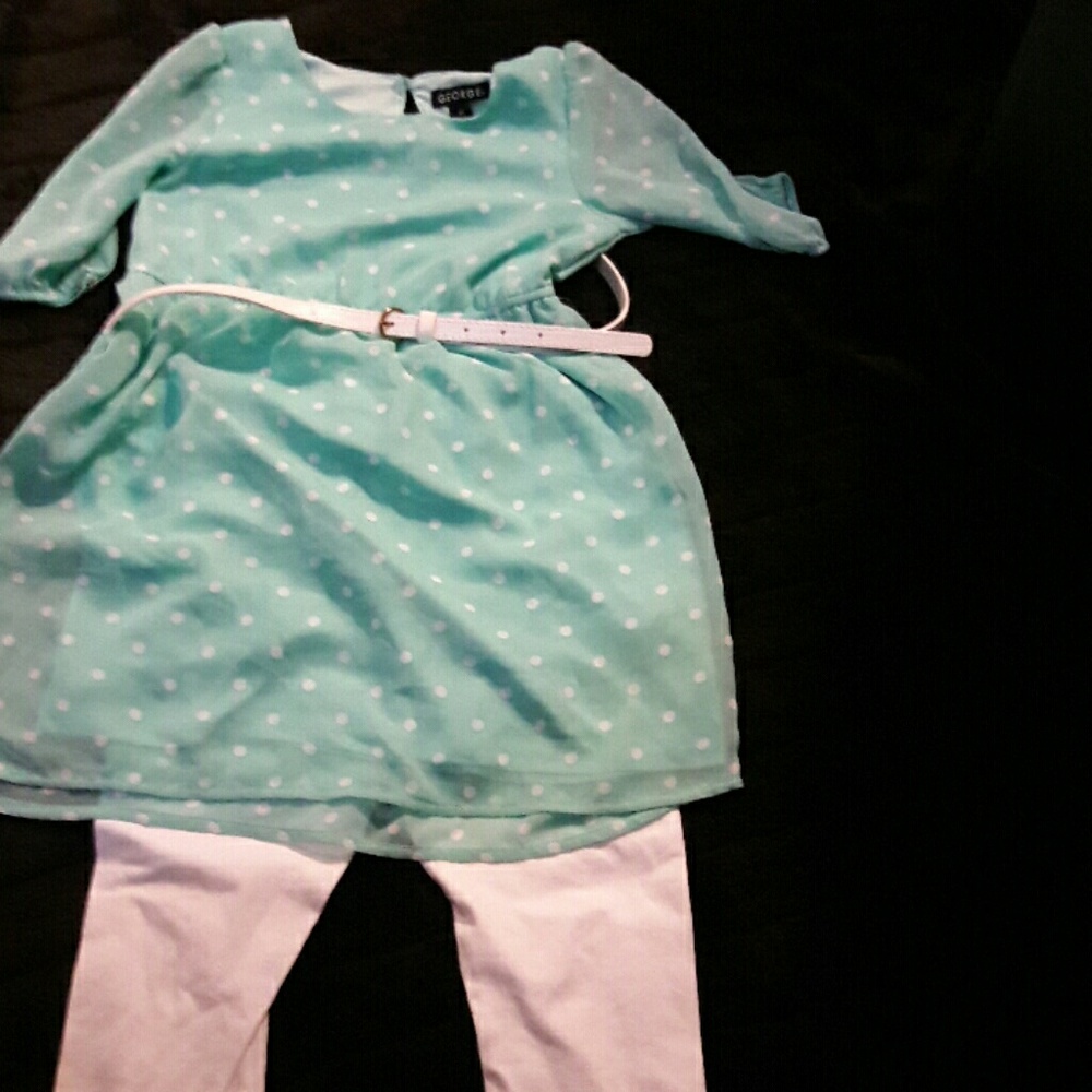 Girls dress w/ polka dots