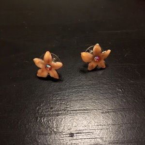 SOLD 😱 Peach Flower Earrings