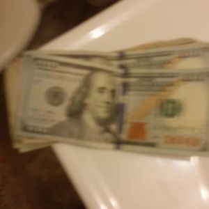 Meet your Posher, Larrenzo