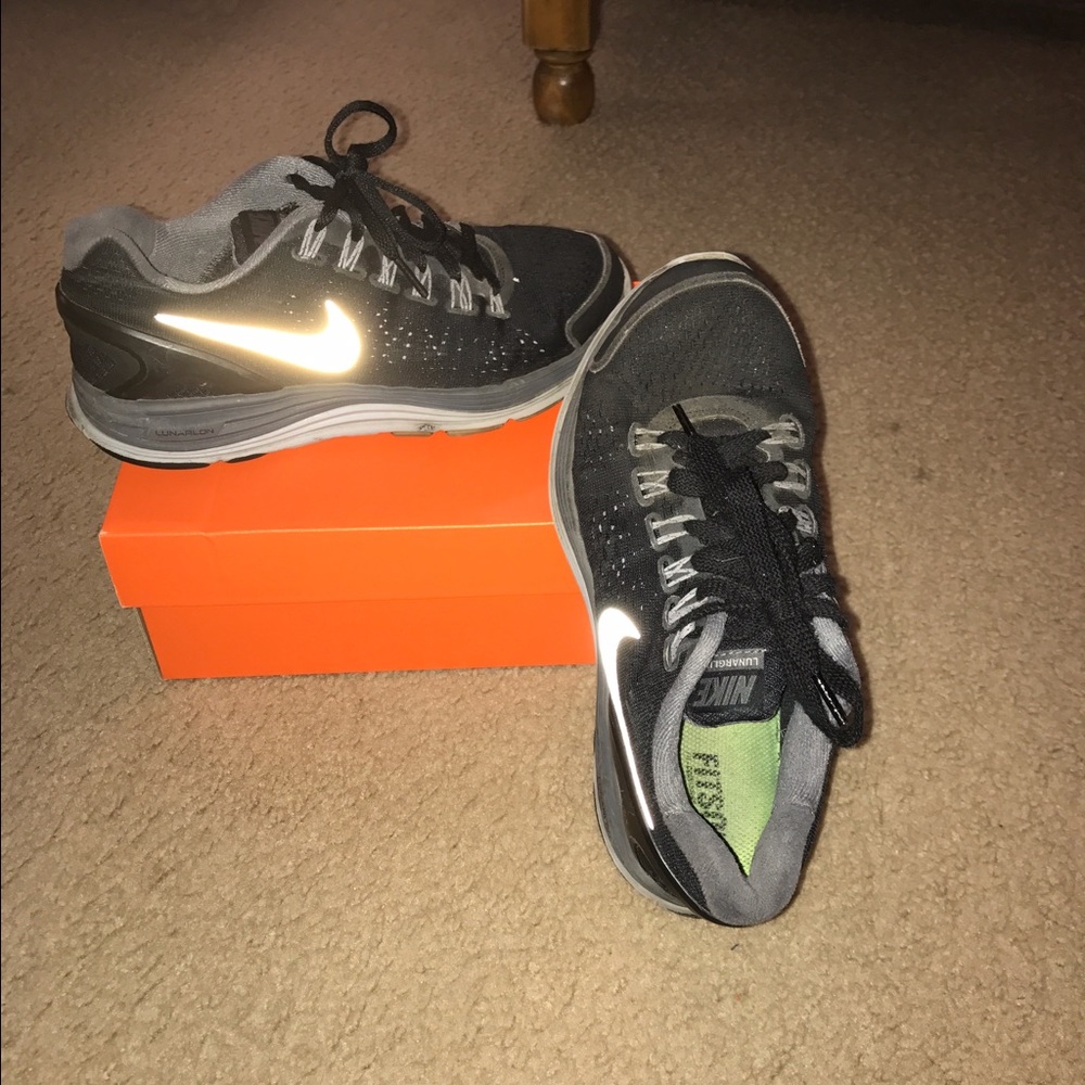Nike shoes size 7