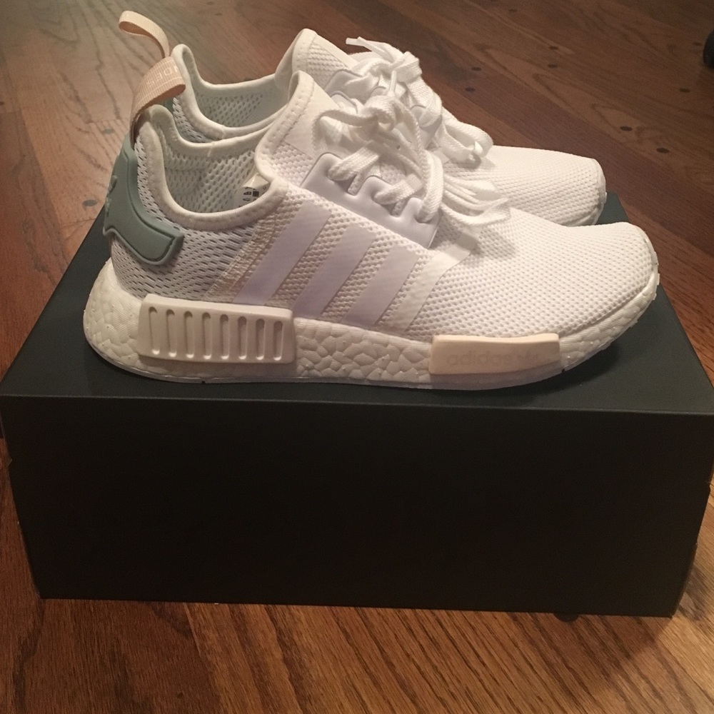 Adidas women's nmd R1 size 7