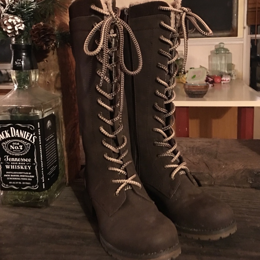 Lace up combat boot