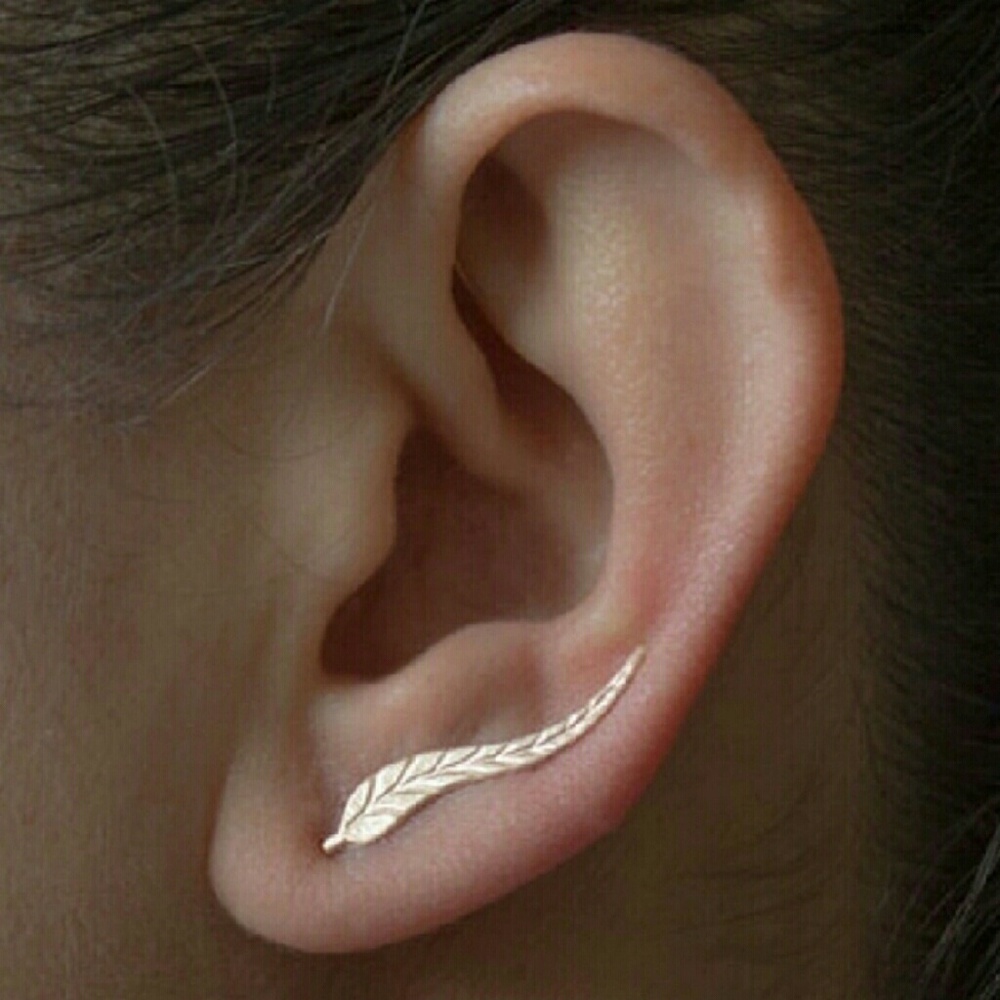 Gold feather earrings💜🎀💙❤