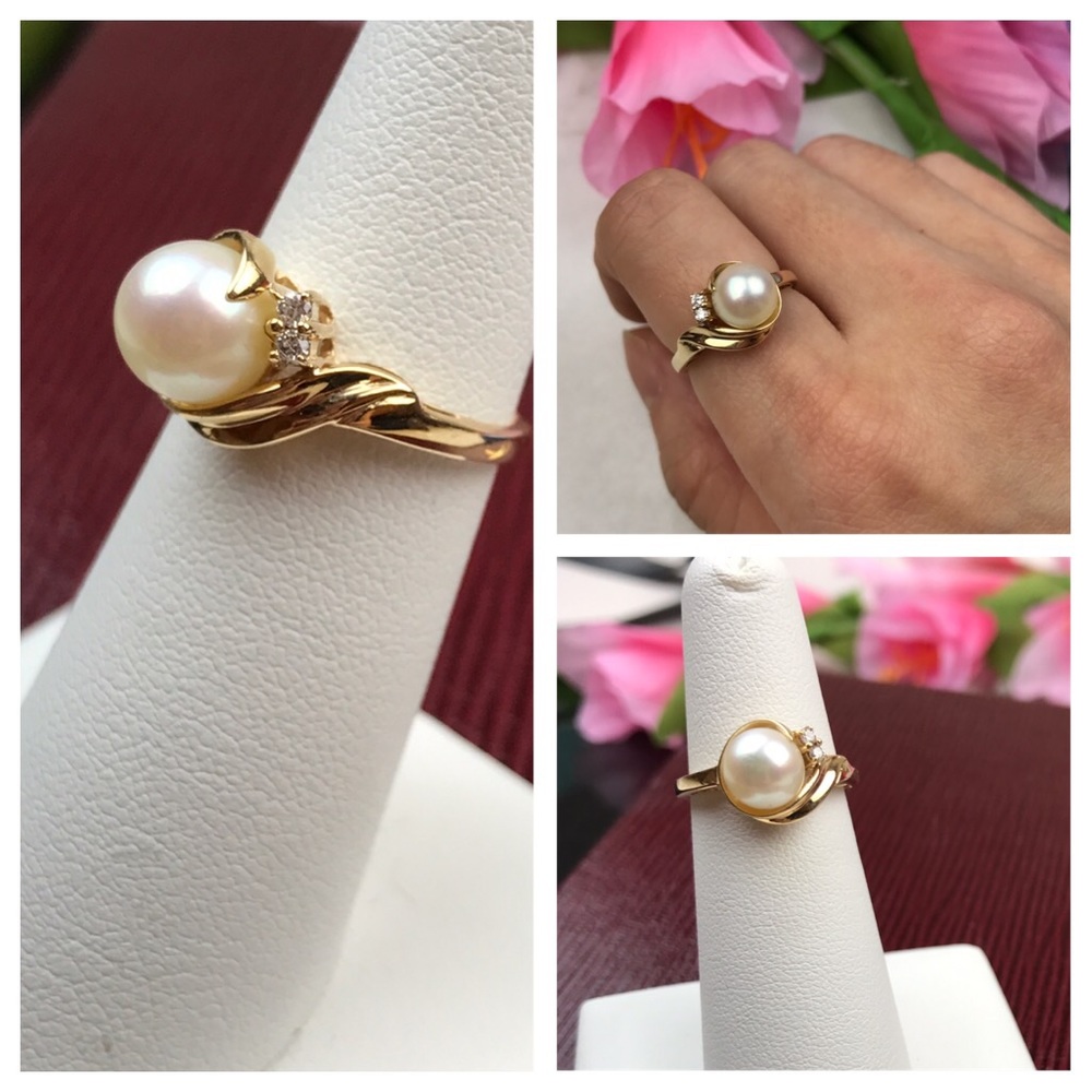 14K Yellow Gold Pearl Ring with 2 Diamonds