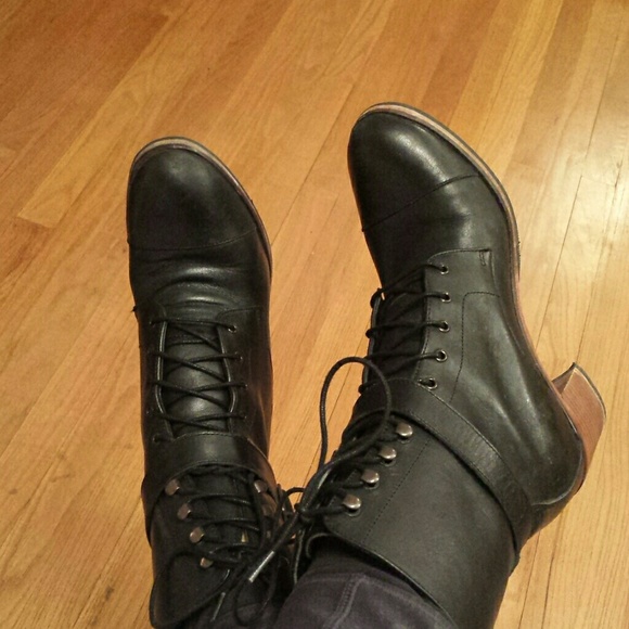 Wolverine Shoes - Wolverine 1000 mile Vintage Style Black Boots