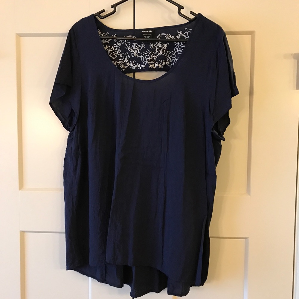 Torrid Size 1 Navy Embroidered Back Tee
