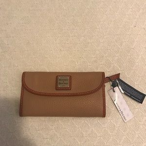 Dooney & Bourke Wallet NWT