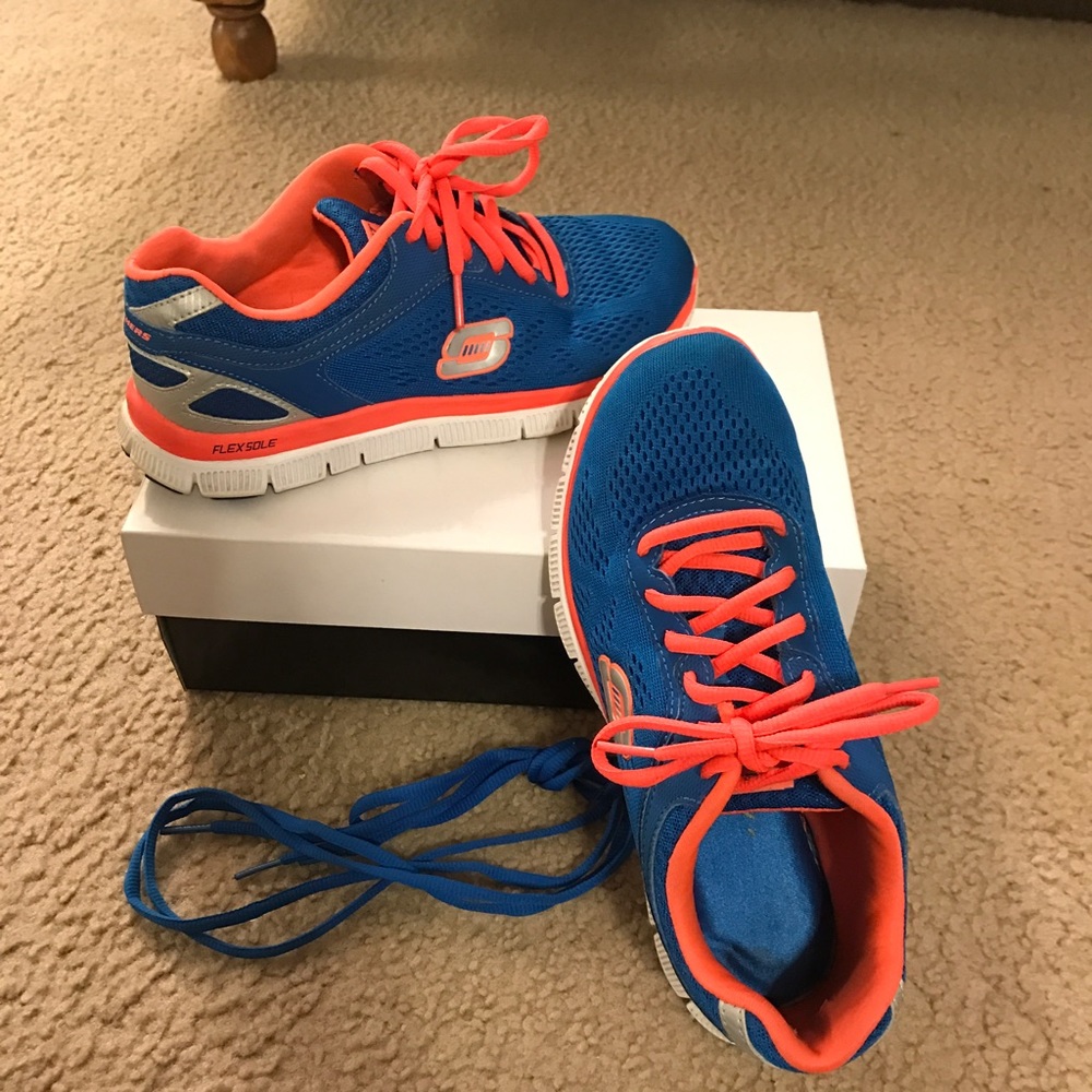Skechers shoes size 7