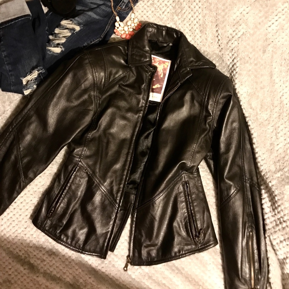 LEATHER JACKET