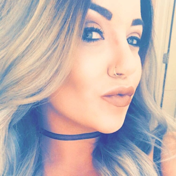 Meet your Posh Ambassador - Manda! 💕 - Picture 8 of 8