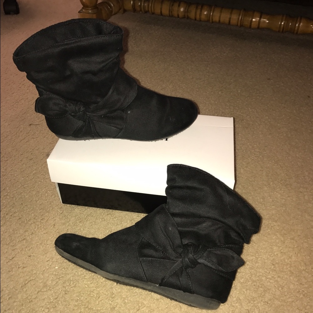Black ankle boots size 7