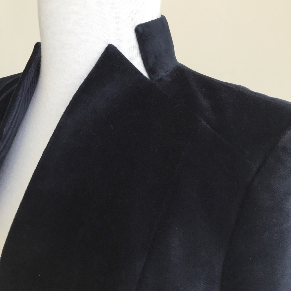 ✨sold✨club monaco • navy velvet beaded belt blazer - Picture 6 of 8