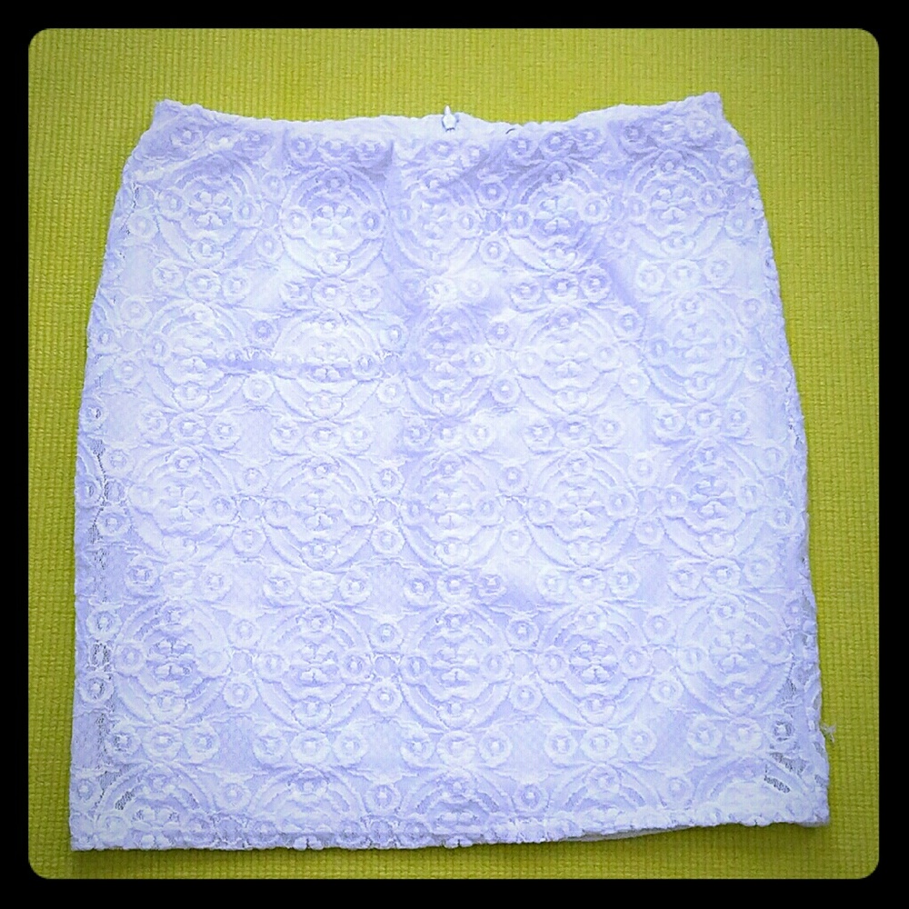 White lace skirt