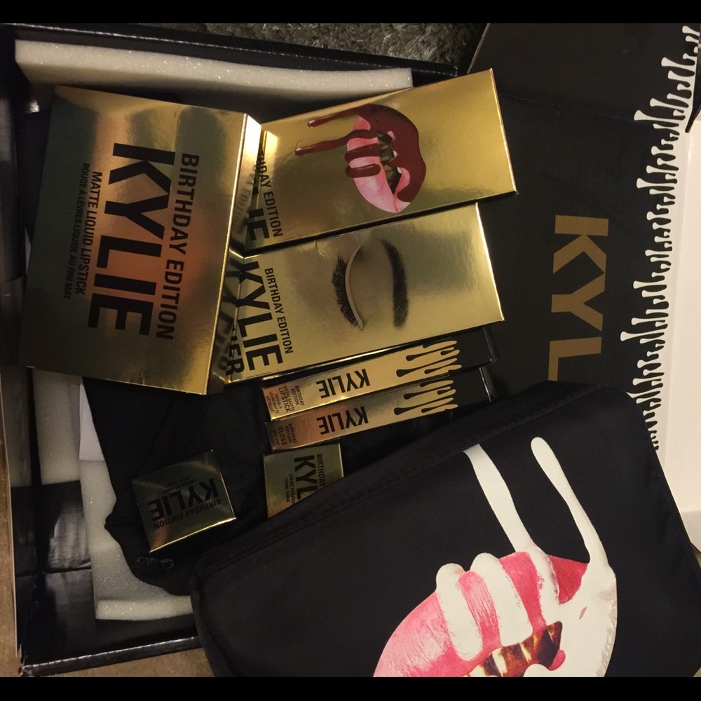 Kylie Cosmetics Birthday Bundle COMPLETE