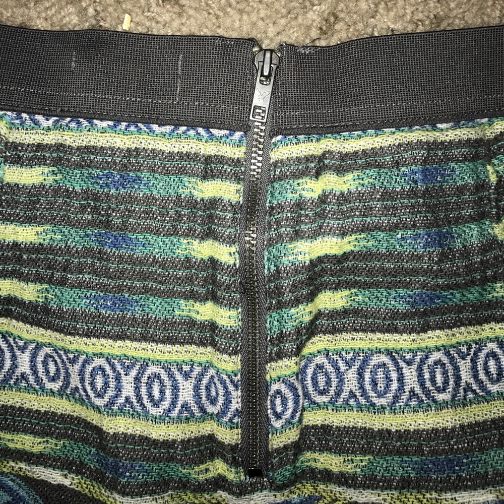 Aztec mini skirt! - Picture 3 of 4
